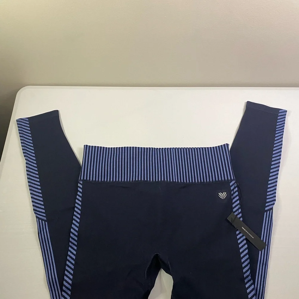 High rise seamless leggings size large NWT forever 21 navy blue‎ - Picture 3 of 9